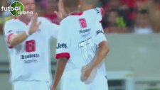 Alex de Souza'dan yardım maçında enfes gol