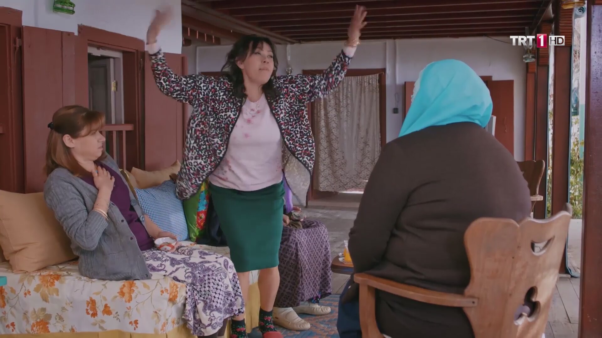 Bizimkilerden sonra ilk kez aynı sette Bizimkilerden sonra ilk kez aynı sette