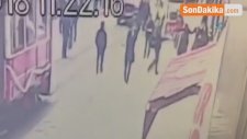 İnşaattan Kopan Tahta Parçası İsrailli Kadının Başına Böyle Düştü