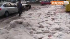 Mersin Kent Merkezine Yağan Dolu, Kar Görüntüsü Oluşturdu
