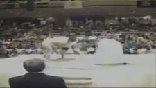 Hayatında İlk Defa Sumo Güreşi Yapan Pehlivanın Başarısı (1995)