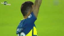 Boca Juniors taraftarları, Tevez'i bağırlarına bastı!