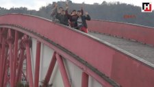 Her İki Yakasıda Karada Olan Enteresan Köprü (Trabzon)