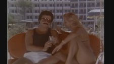 Serpil Çakmaklı , Banu Alkan Bikinili Seksi Halleri Film Sahmesi.