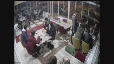 İlgi İsteyen Polis Garsonu Tokatladı