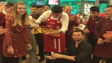 Restoranda Bayılmalı Romantik Evlilik Teklifi