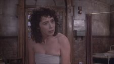 Steaming (1985) Fragman