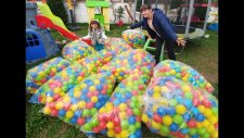 Büyük Tramboline 3500 Havuz Topu Döktük Doldurduk