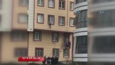 Camdan Düşen Çocuğu Havada Yakalayan Vatandaşlar