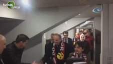 Bakan Faruk Özlü, Düzcespor soyunma odasına girdi