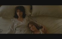 Catherine Zeta Jones yeni filminde çok cesur..