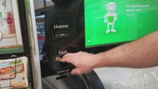 İkinci El Telefon Satma Makinesini Sahte Kimlikle Kandırmak