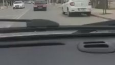 Sakarya'da Yüksek Hızda Geri Giden Sürücü