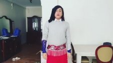 Hipnoz Edici Bir Şekilde Dünyaya Küsen Travesti