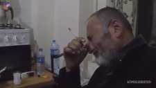 Efkarlanmak İçin Muhteşem Bir Şarkı Seçen Dayı