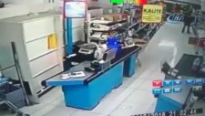 Hırsızlık Yaptığına Sevinen Kadın