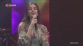 Elif Buse Dogan - Kalenin Dibinde Bir Taş Olaydım Elif Buse Dogan - Kalenin Dibinde Bir Taş Olaydım