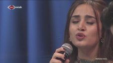 Elif Buse Doğan - Şafak Söktü Yine Sunam Uyanmaz (Canlı Performans)