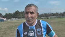 69 Yaşında İlk Maçına Çıkan Futbolcu