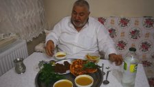 Yarım Lahmacun Bir Lokmada Gitti İzlede Gör