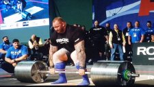 Hafthor Bjornsson 472 Kilo Kaldırarak Rekor Kırdı