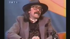 Cem Karaca Kimliğini Böyle Açıklıyor.