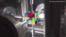 Rubik Küpü 0.38 Saniyede Çözen Robot