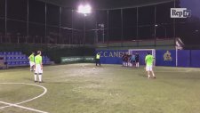 Francesco Totti'nin Kaleciyi Çaresiz Bırakan Golü