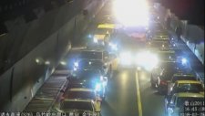 Sıkışan Tünel Trafiğinde Ambulansa Yol Veren Sürücüler