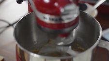 Soslu Portakallı Kek Nasıl Yapılır