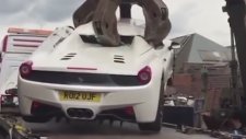 Ferrari 458 Spyder Parçalayan İngiliz Polisi