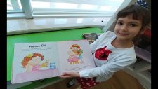 Elif Antalya Konyaaltı Halk Kütüphanesini Geziyor. Elif Çok Beğendi.prenses Elif Masalı Bulduk.