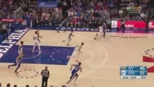 Ersan İlyasova'nın Enes Kanter'i Devirmesi