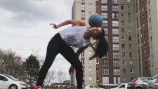 Lisa Zimouche Şov Yaptı