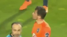 Emre Belözoğlu'nun Taraftara Küfür Etmesi