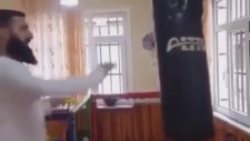 İslami Usullere Göre Kickboks Yapmak