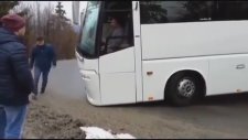 Vitesleri Karıştıran Otobüs Şoförü