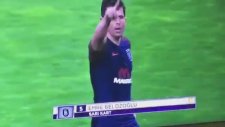 Emre Belözoğlu'nun Kenara Bakıp Bunlar Yaz Hareketi Yapması