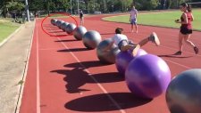 Pilates Topu Sörfüyle Dünya Rekoru Kıran Genç