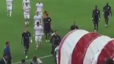 Samuel Eto'o'dan Antalyasporlu Taraftarlara Olay Hareket