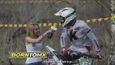 Güzel Spikere Çamur Banyosu Yaptıran Motosikletli
