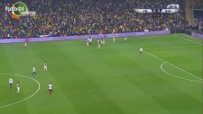 Pepe'nin Fenerbahçe derbisinde kırmızı kart gördüğü pozisyon