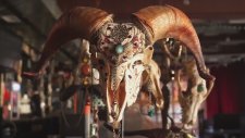 Kafataslarından Sanat Eserleri Meydana Getiren Rus Sanatçı