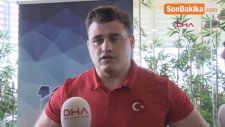 Rıza Kayaalp, Sabiha Gökçen'de Çiçekle Karşılandı