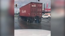 TIR Dorsesine Asılan Adrenalin Tutkunu Adam