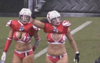 Kadınlar Ligi Amerikan Futbol Maçında Don Çekmek