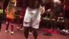 Galatasaray'lı Garry Rodriguez'den Fortnite Dansı!