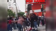 Sokak Ortasında Saç Baş Birbirine Giren Kızlar