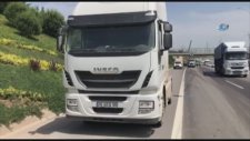 Damperi Açılan Hafriyat Kamyonu Üst Geçide Çarptı