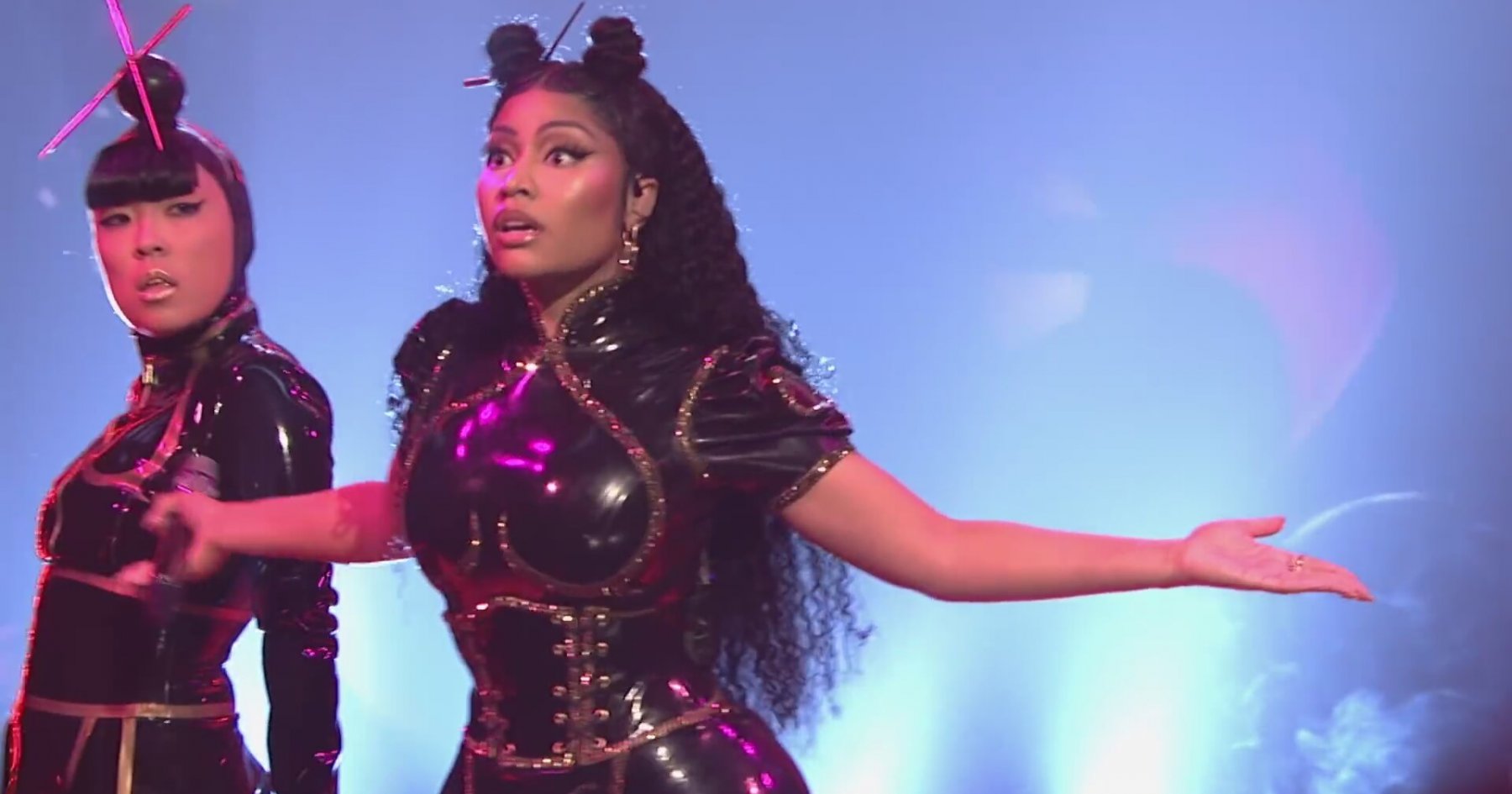 Nicki Minaj Chun Li Canlı Performans İzlesene Com